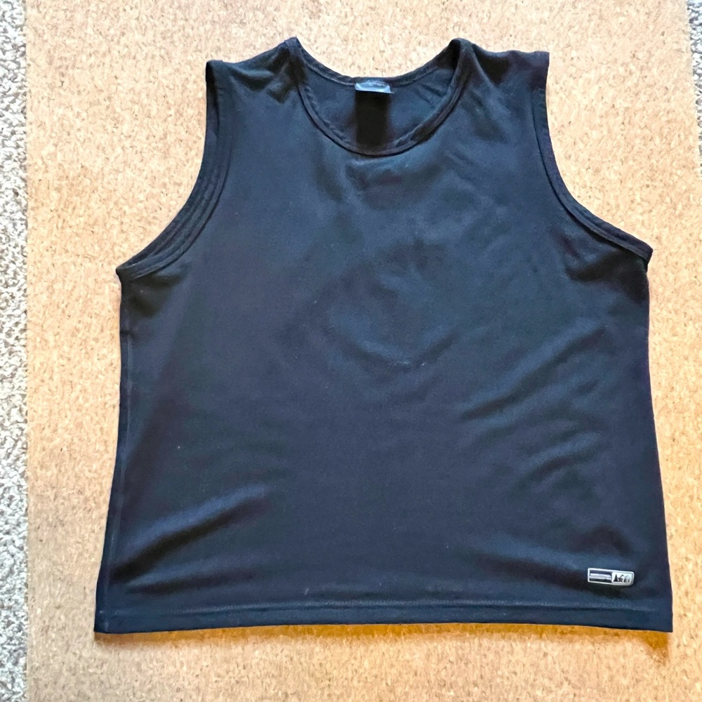 REI women’s sleeveless top